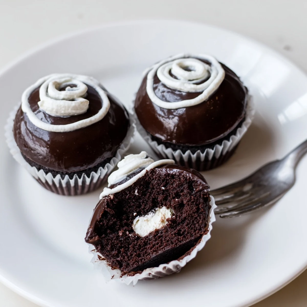Homemade Hostess Chocolate Cupcakes
